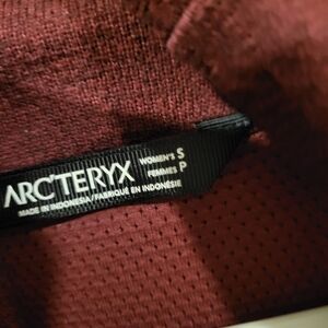 Arc'teryx Women's Maroon Top